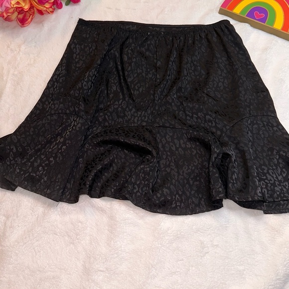 Black cheetah print skater skirt - Picture 8 of 17